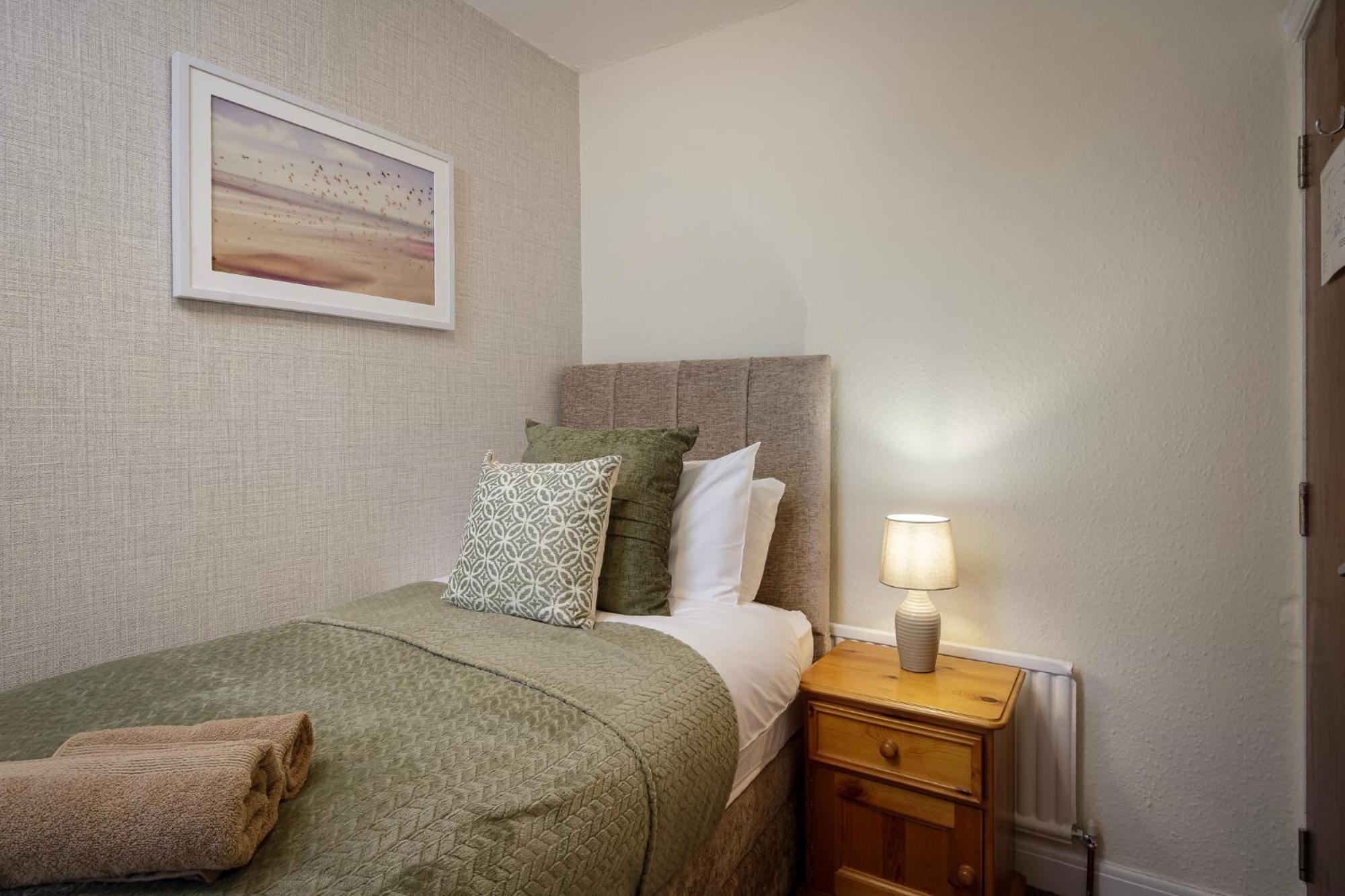 Arnside - Spacious 10-Bedroom Seaside Cottage Blackpool Eksteriør bilde