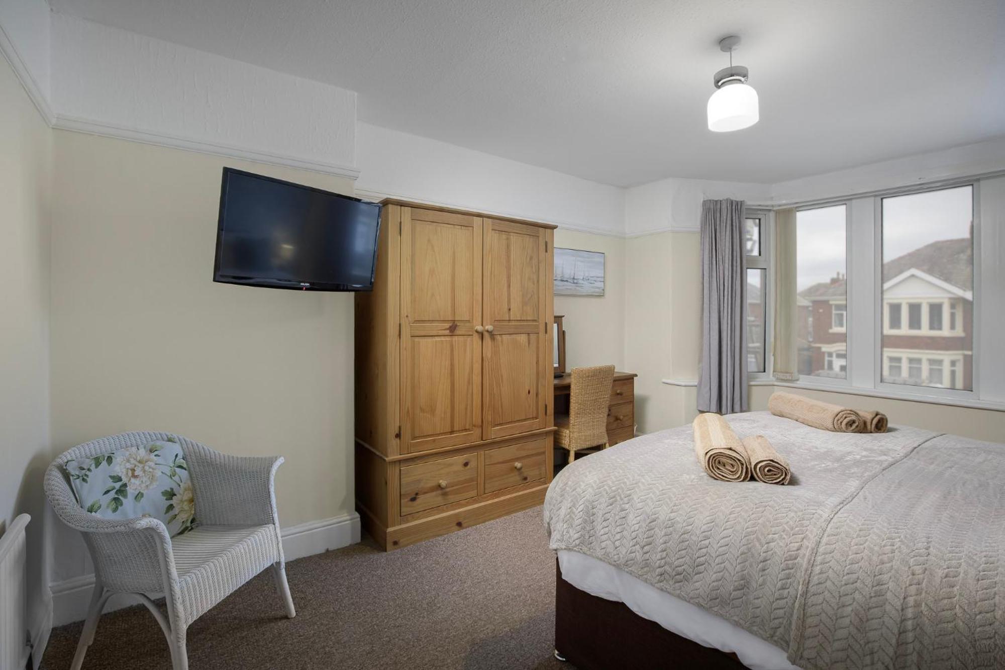 Arnside - Spacious 10-Bedroom Seaside Cottage Blackpool Eksteriør bilde