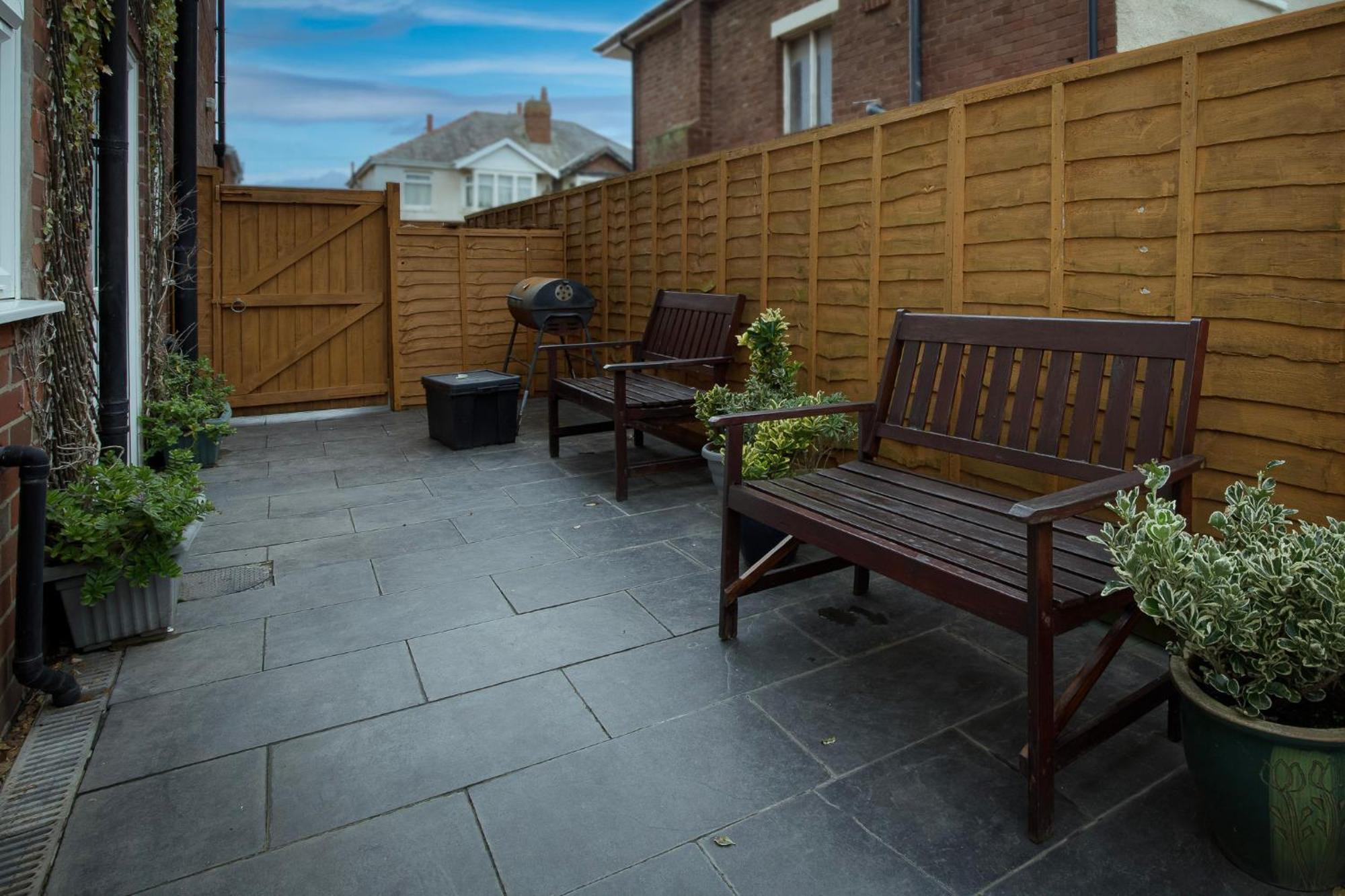 Arnside - Spacious 10-Bedroom Seaside Cottage Blackpool Eksteriør bilde